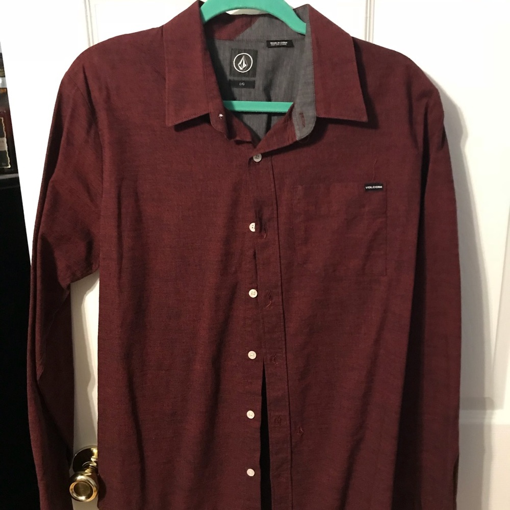 Volcom button down